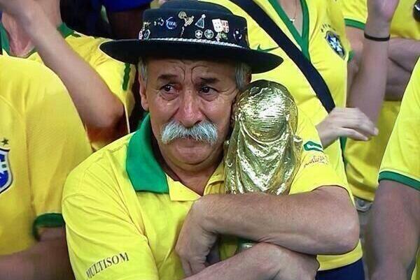 2014巴西世界杯，巴西1-7德国赛后的金杯爷爷